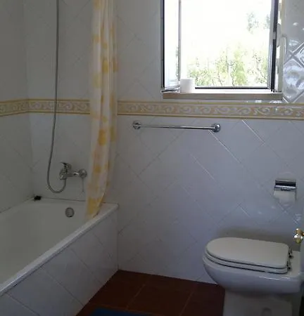 Vacation Casa De Paredinha Holiday home